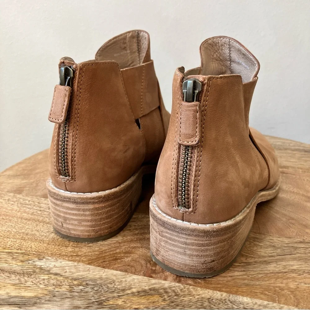Eileen Fisher | Kay Leather Criss Cross Ankle Boots